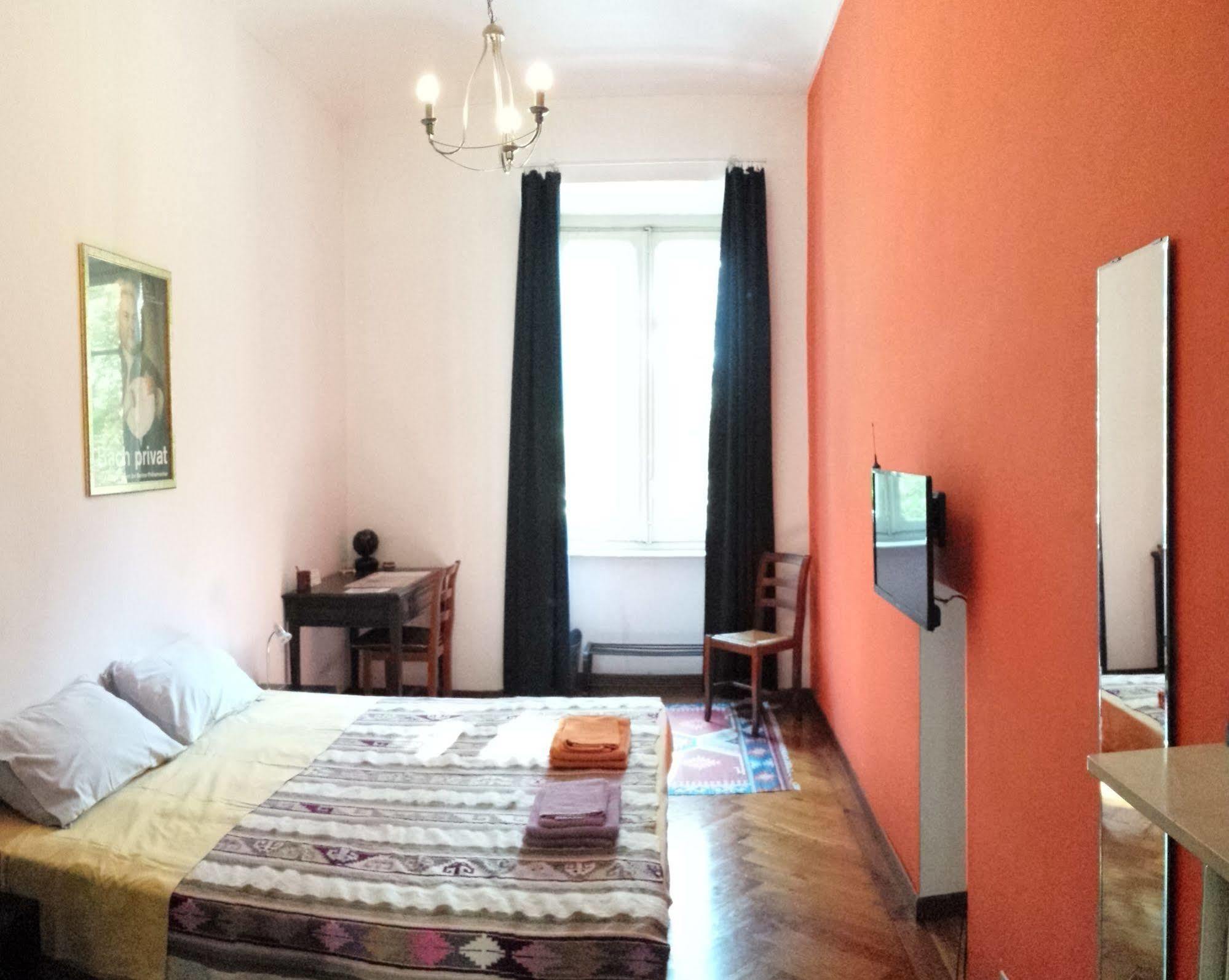 Al Porta Susa Bed & Breakfast 2*